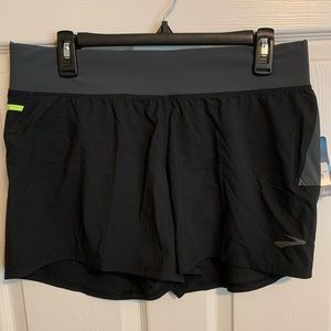 Brooks Cascadia short 5” NWT
